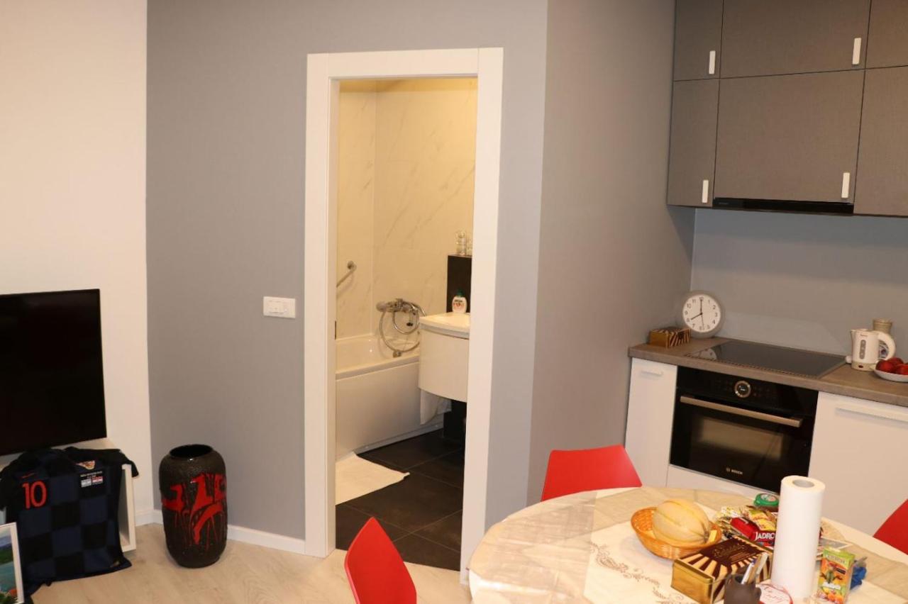 Apartman Gusar -Top Position, Close To The Center And The Beach, Fully Equipped Omiš Exteriör bild