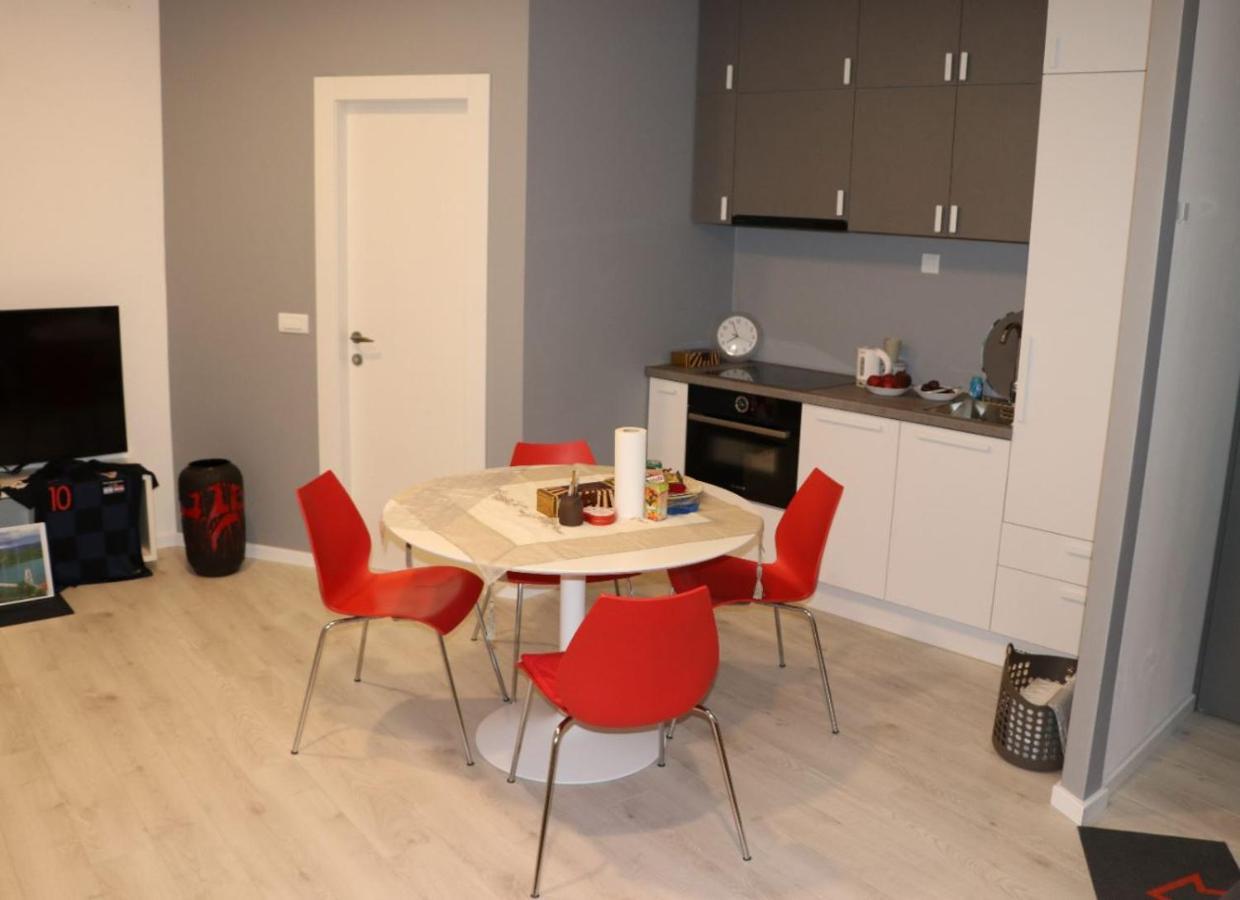 Apartman Gusar -Top Position, Close To The Center And The Beach, Fully Equipped Omiš Exteriör bild
