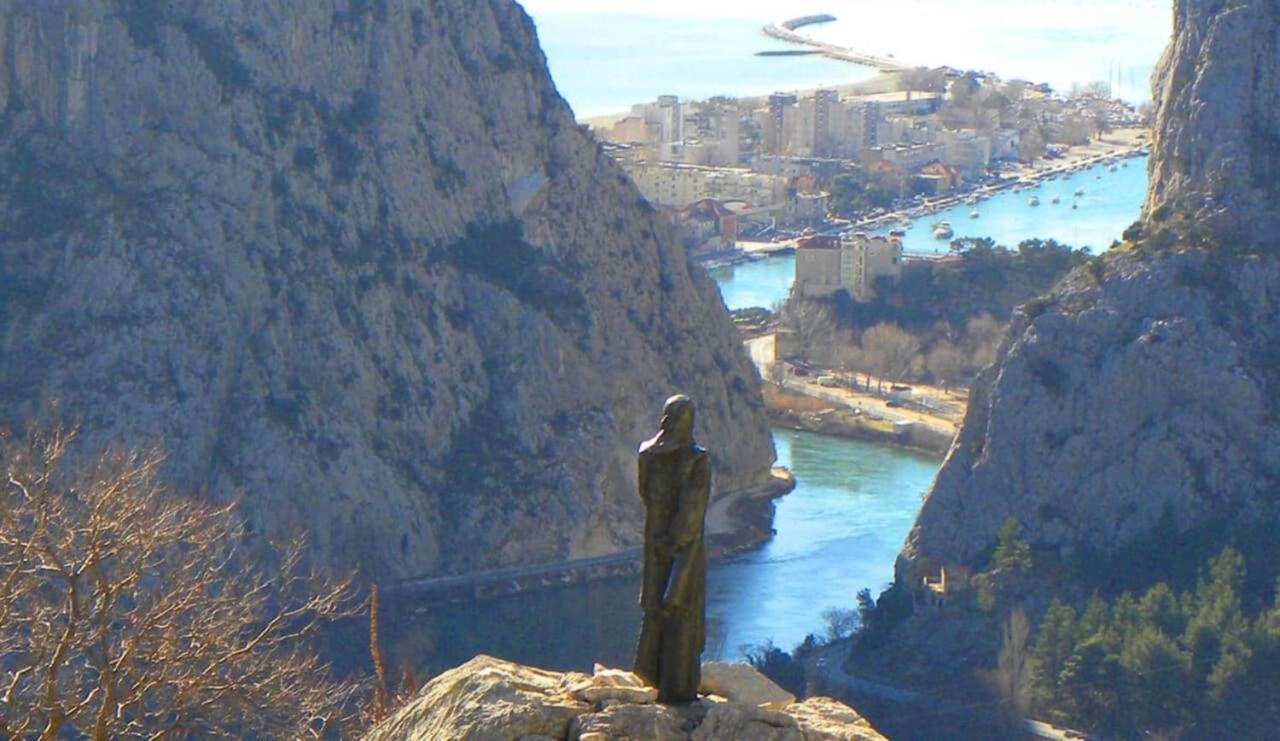 Apartman Gusar -Top Position, Close To The Center And The Beach, Fully Equipped Omiš Exteriör bild